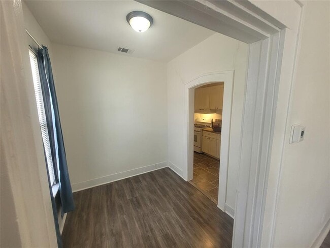 Building Photo - 1415 Lombardy St