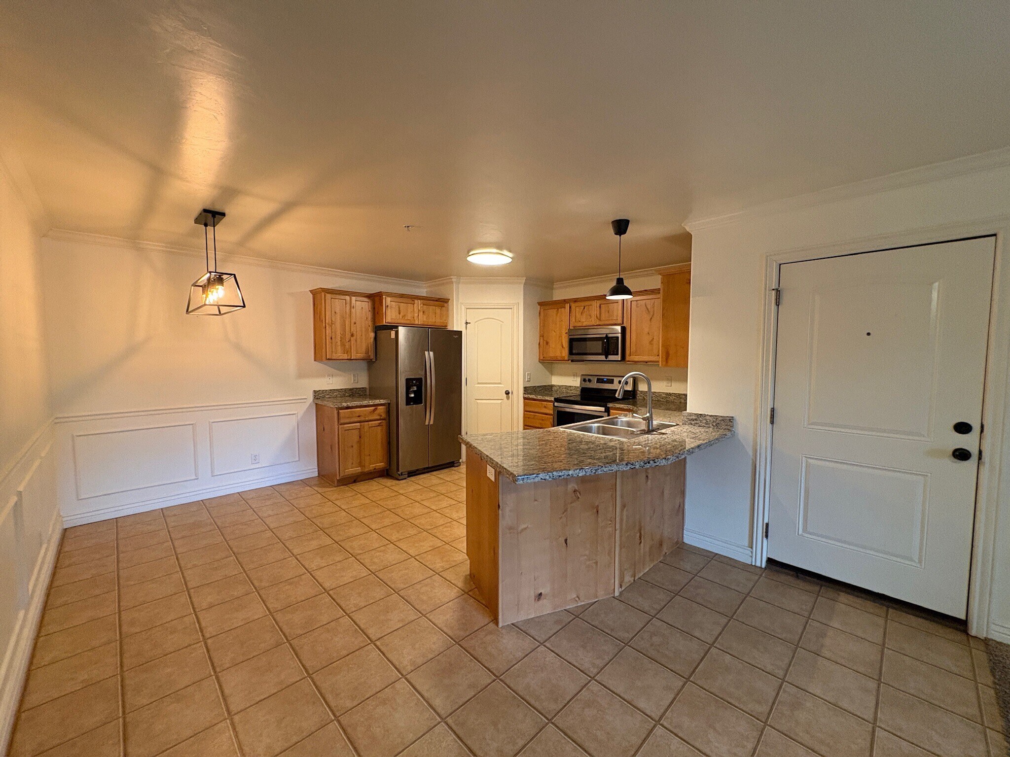 Building Photo - 425 S 2220 W