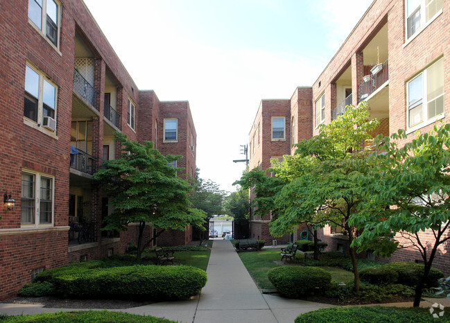 Building Photo - Windsor Arms Apartments