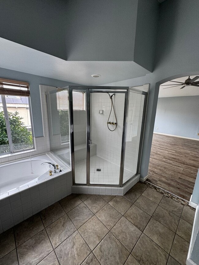 Building Photo - BEAUTIFUL 2 STORY 4 BD, 3 BATH, 3 CAR GARAGE, WITH POOL!