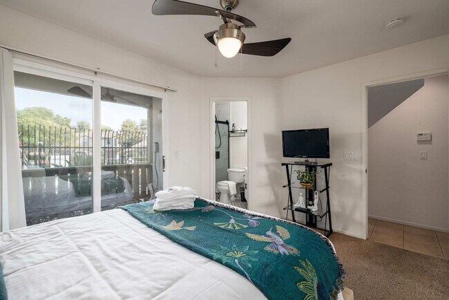 Building Photo - 2983 Paseo Almiar