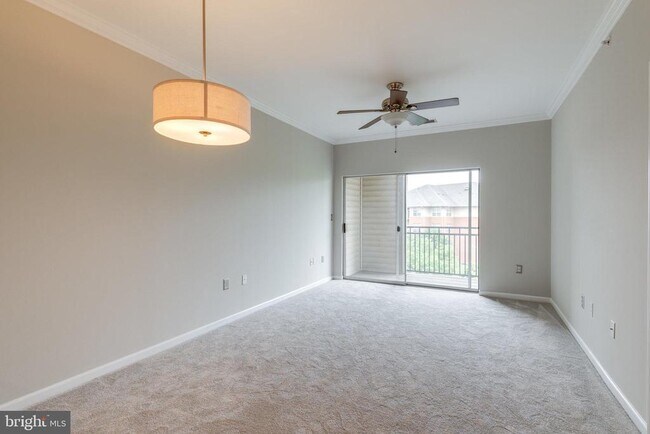 Building Photo - 12958 Centre Park Cir