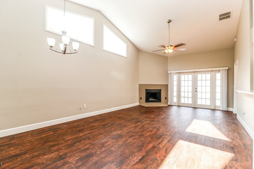 Building Photo - 8606 Twin Farms Pl