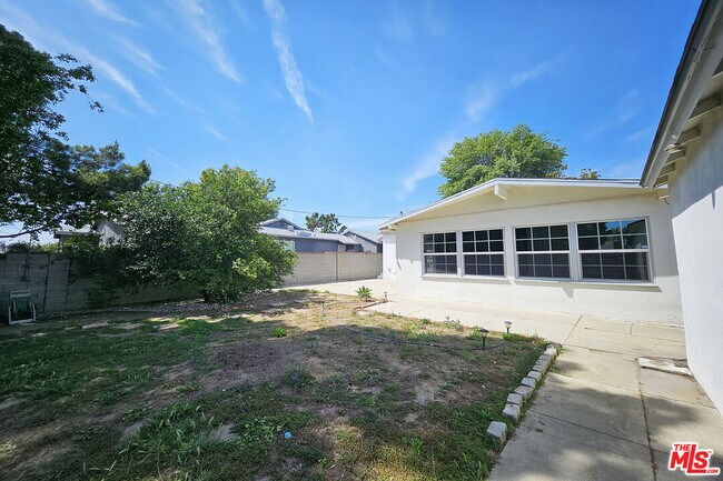 Building Photo - 15106 San Jose St