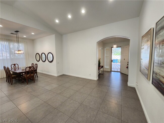 Building Photo - 417 Obsidian Dr