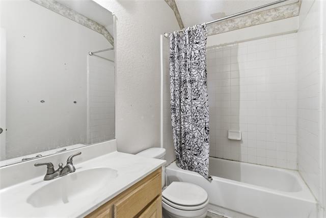 Building Photo - 1701 Creekway Dr