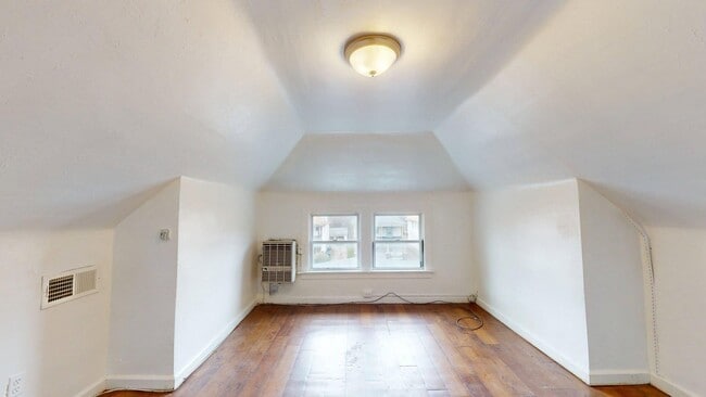 Building Photo - 3428 Altamont Rd