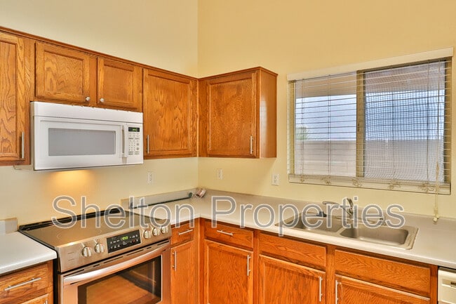 Building Photo - 8963 W Ocotillo Rd