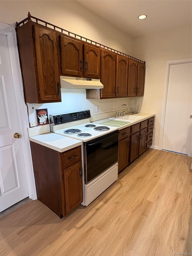 Building Photo - 54 Old Brook Rd