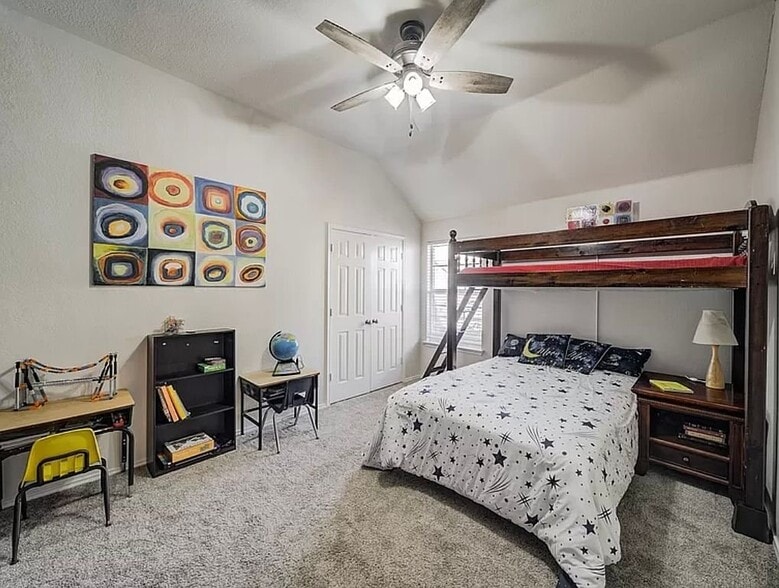 Building Photo - 5558 Mesa Verde Ct