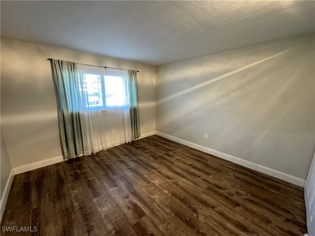 Building Photo - 400 Forest Lakes Blvd