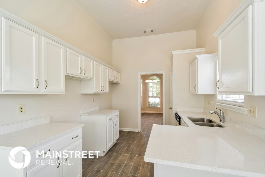 Building Photo - 5530 Millers Glen Ln