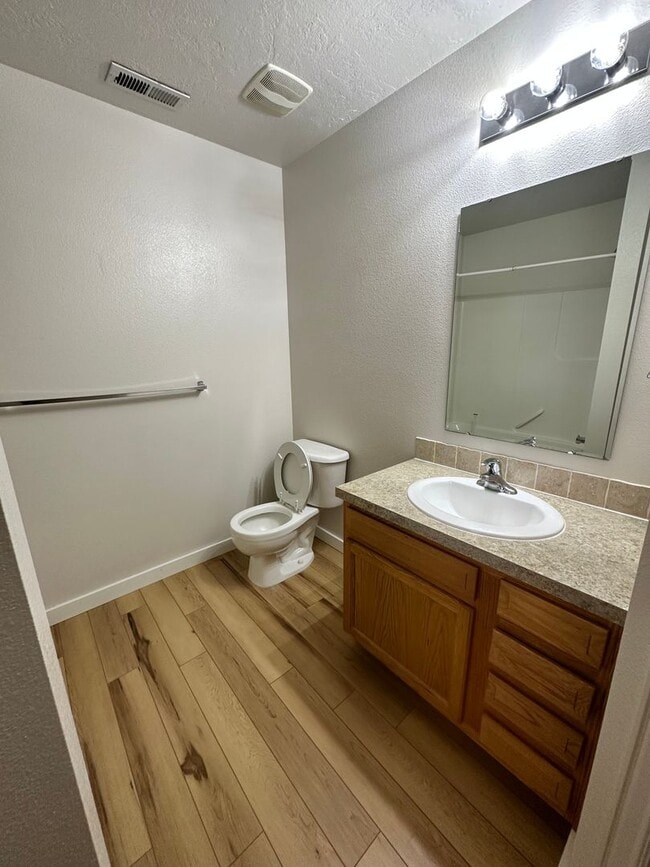 Building Photo - 3915 Washington Ave