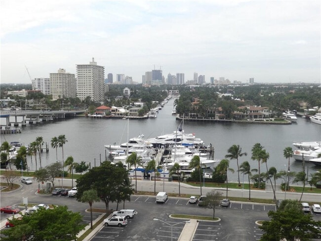 Building Photo - 100 S Birch Rd