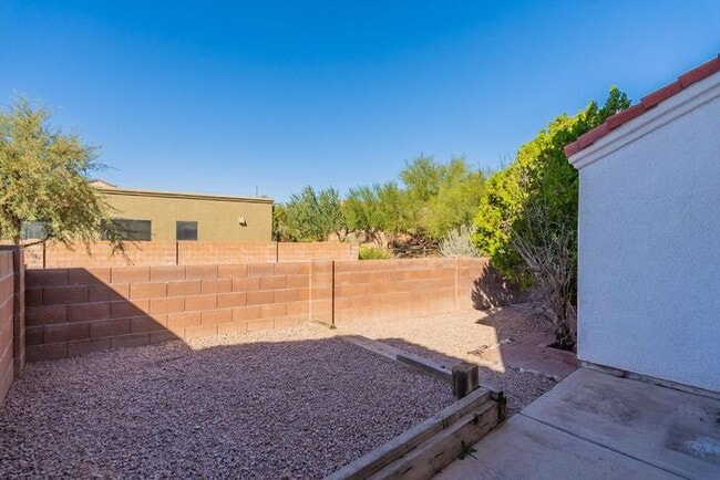 Building Photo - 630 W Cassidy Pl