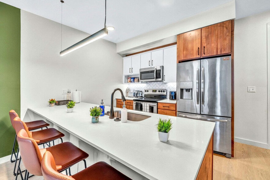 Building Photo - 2189 Cornell Rd