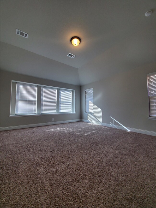Building Photo - 504 Endicott Dr