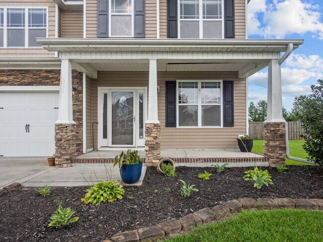 Building Photo - 4 Bedroom Home in Carolina Plantations!