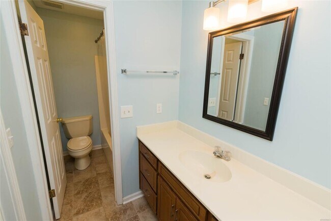 Building Photo - 2136 Station Ct