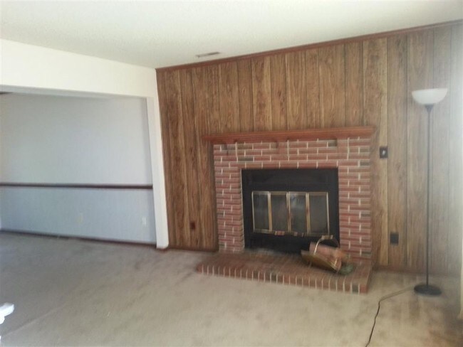 Building Photo - 1032 Daniel Maloney Drive