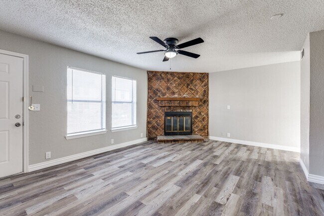 Building Photo - 228-232 Alexandria St Duplex