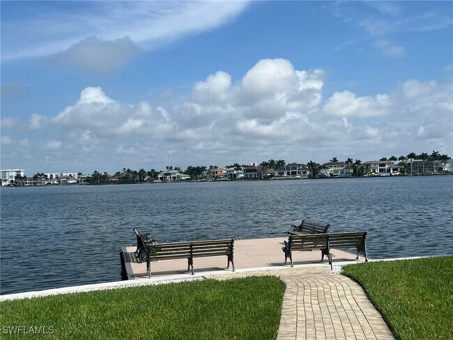 Building Photo - 3420 Gulf Shore Blvd N
