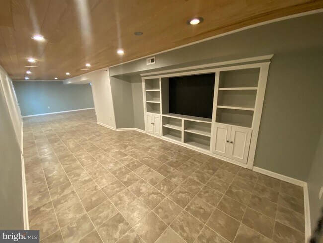 Building Photo - 23 Stoneridge Ct