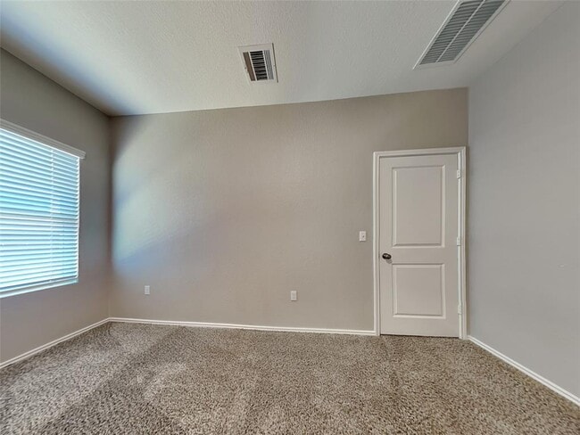 Building Photo - 6024 Rincon St