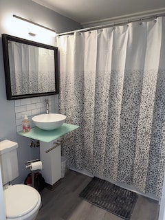 Building Photo - 117 Walnut St