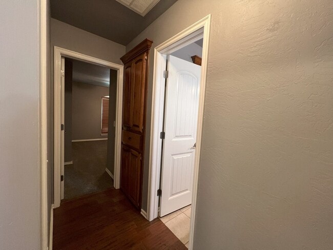 Building Photo - (3) Bed/(2) Bath + Study and Safe Room in ...