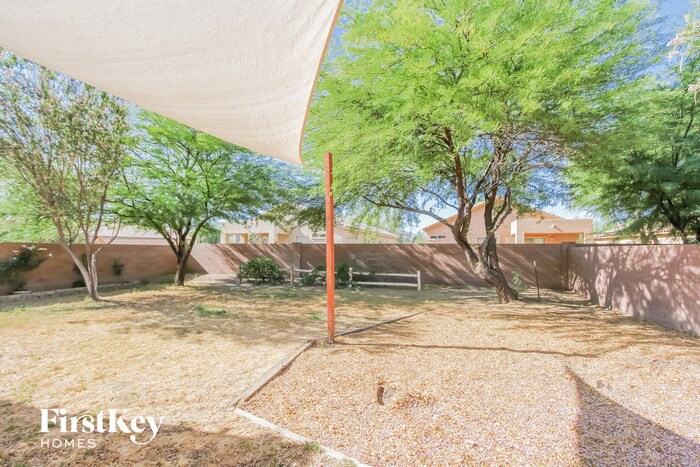 Building Photo - 11911 W Fontenelle Dr