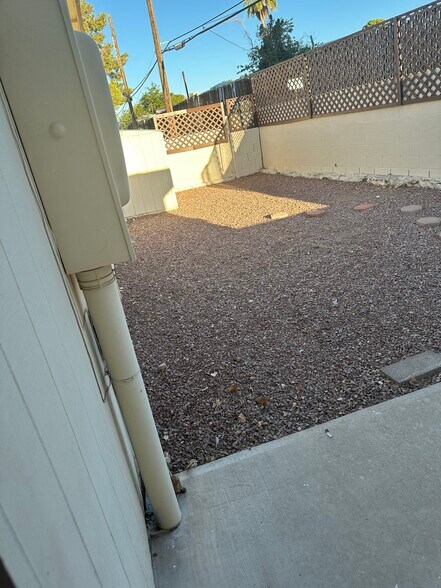 Building Photo - 862 Del Rey Dr