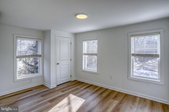 Building Photo - 35617 Airport Rd