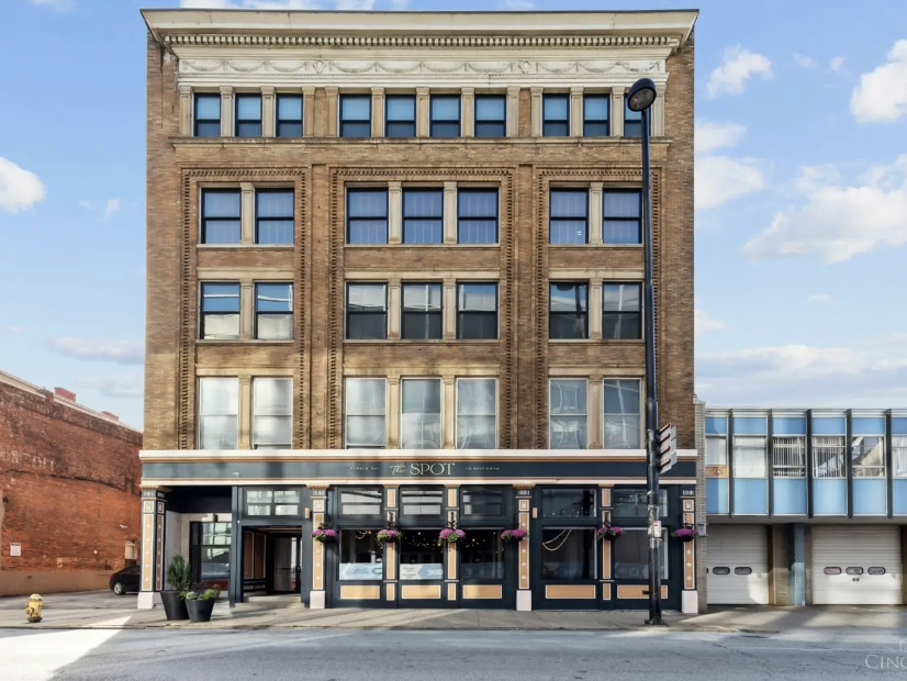 Building Photo - 335 W 5th St