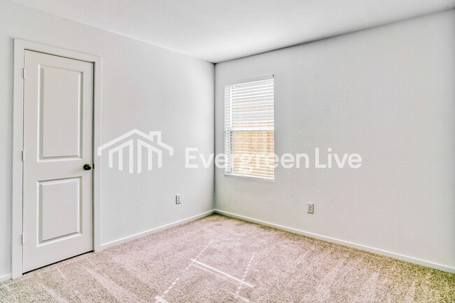 Building Photo - 737 Magnolia Creek Dr