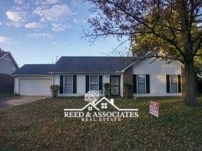 Building Photo - Charming Home Located in Quiet Cove!