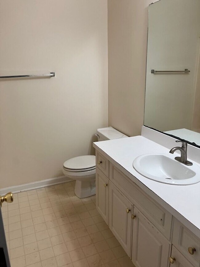 Building Photo - 719-G