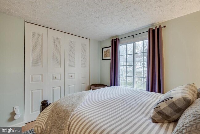 Building Photo - 8280 Wold Den Ct