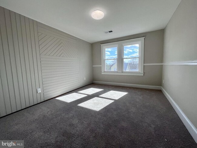 Building Photo - 410 Walcott Rd