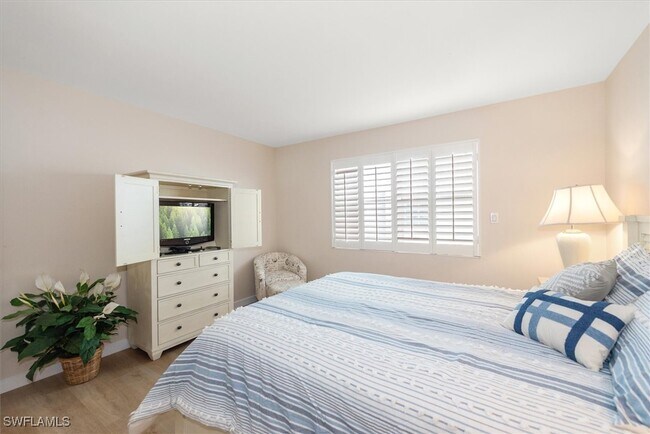 Building Photo - 1065 Gulf Shore Blvd N