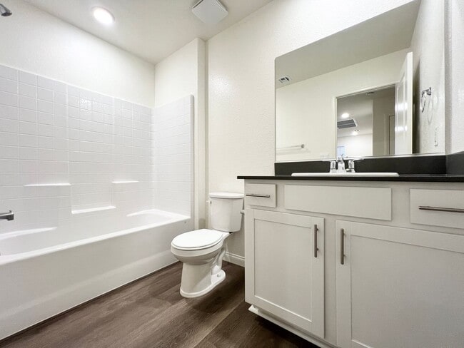 Building Photo - 2625 Dahlia Fls Ave