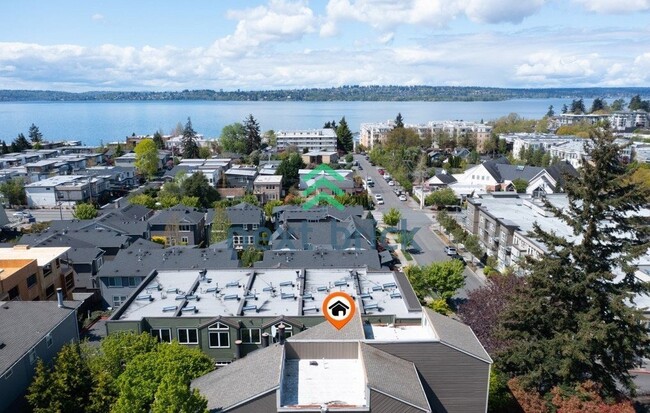 Building Photo - Waterfront Studio Kirkland Available for Rent!