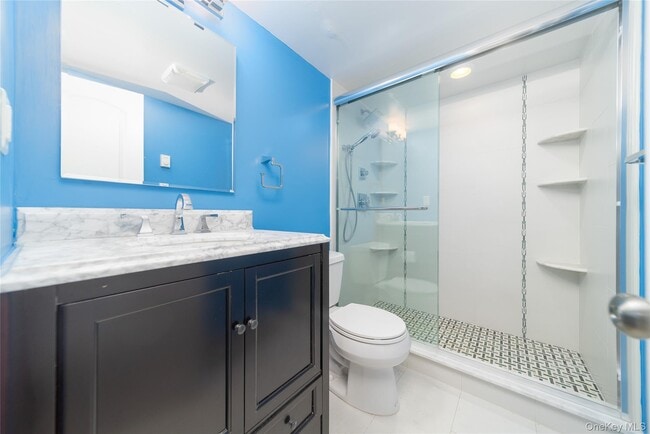 Building Photo - 143 Round Hill Rd