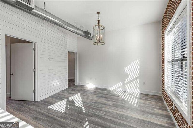 Building Photo - 791 Wylie St SE