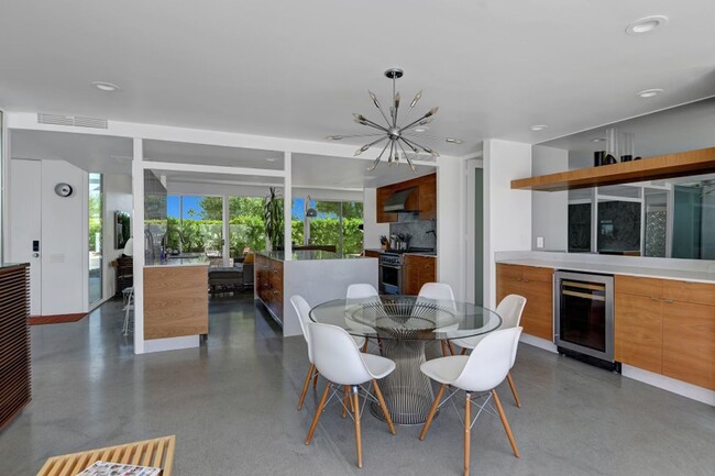 Building Photo - Mid-Century Steel Oasis in Palm Springs (Monthly Only - No Long Term)