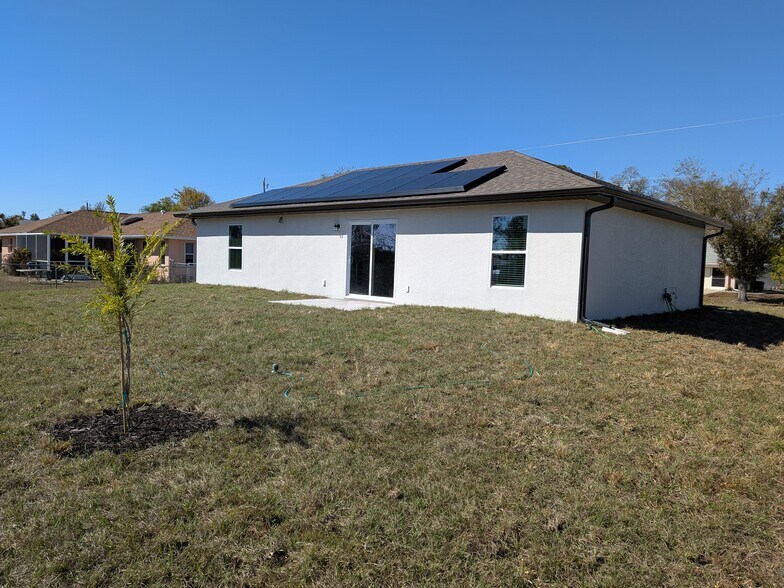 Building Photo - 7352 Quarry St