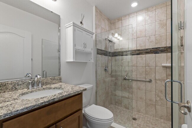 Building Photo - CLOSE TO EVERYTHING!