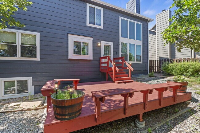 Building Photo - 5-Bedroom Home in D12 with Open Space View...