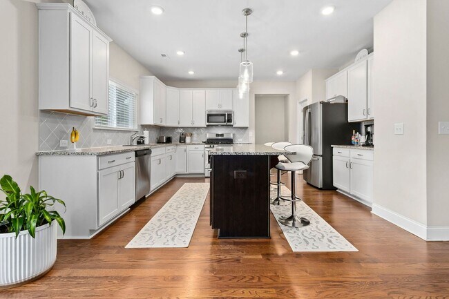 Building Photo - Spacious Ooltewah House Available