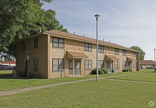 Primary Photo - Hemlock Courts